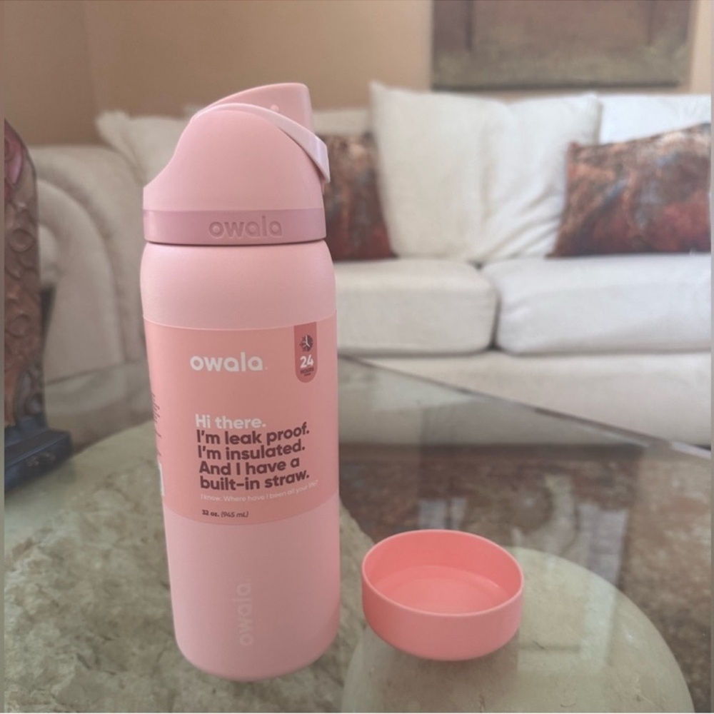 🆕🌟Owala 32 oz. FreeSip Stainless Steel Subdued 
         Hues Exclusive 🌟